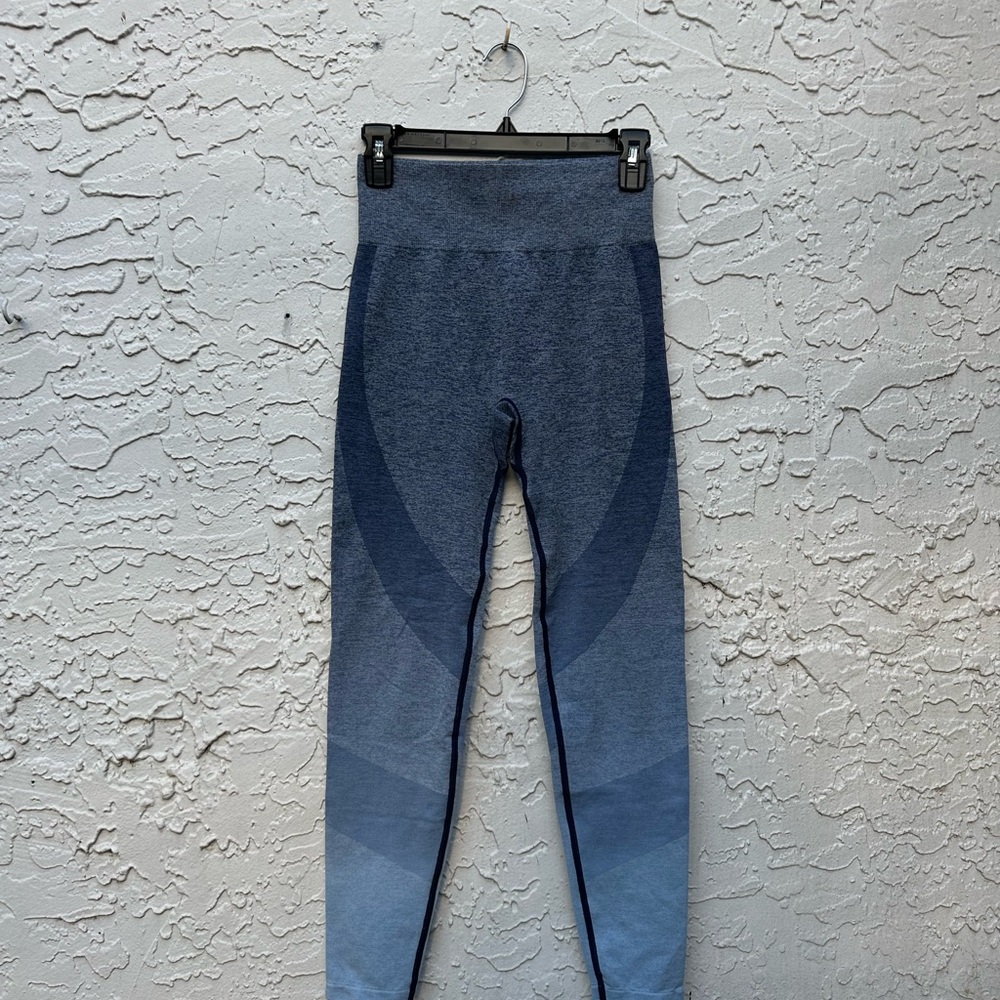 PINK Victoria's Secret Blue Gradient Leggings